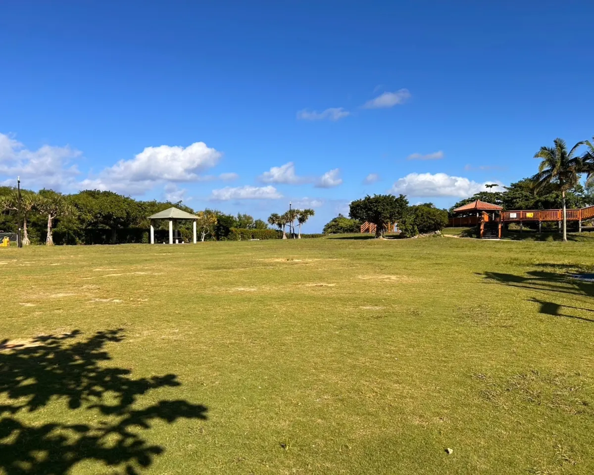 砂辺馬場公園の遊ぶところ（1枚目）