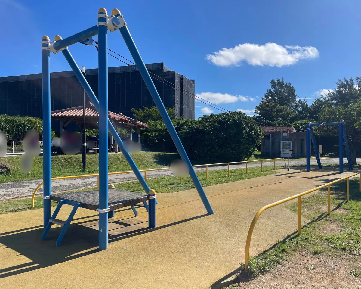 砂辺馬場公園の遊ぶところ（2枚目）