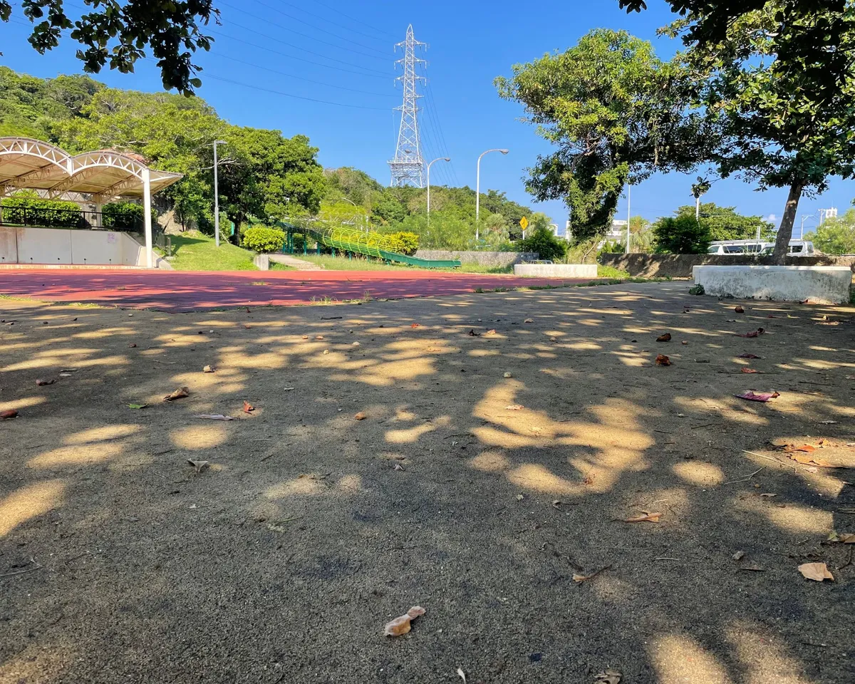 浦添大公園（ふれあい広場ゾーン）の日陰・休憩